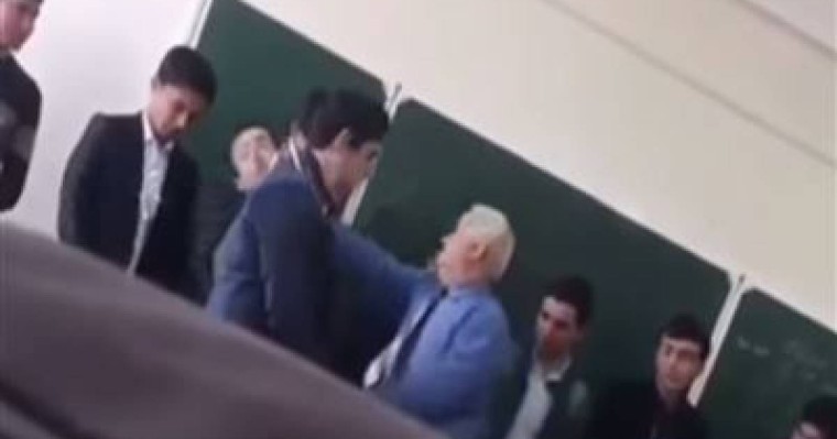 Мұғалім галстуксіз келген студенттерді ұрып-соқты