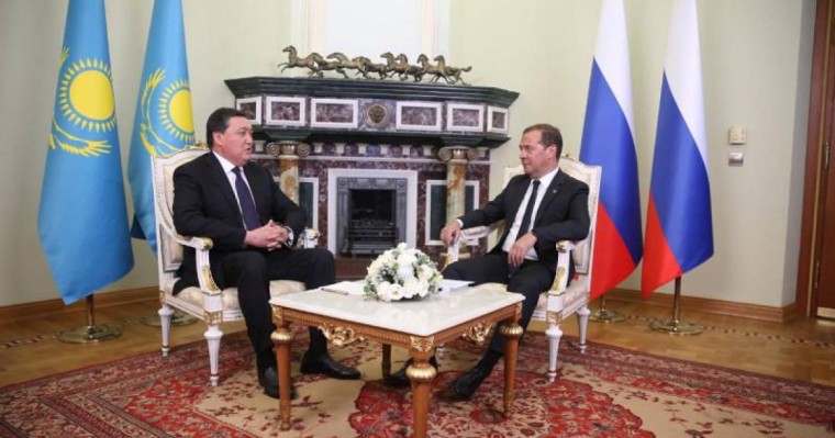 阿斯哈尔•马明在鞑靼斯坦会见俄罗斯政府总理梅德韦杰夫