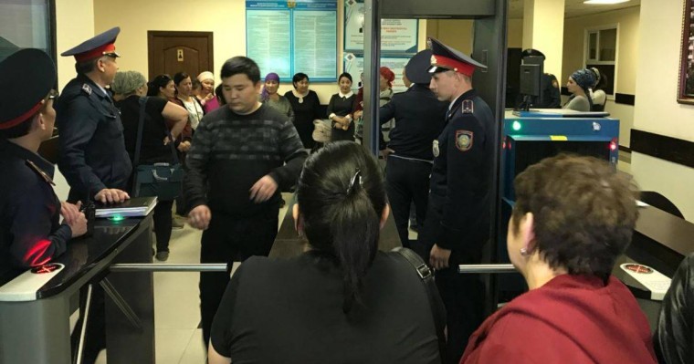 Шымкентте көп балалы аналар әкіммен кездесуге тағы келді