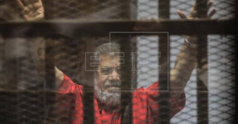 埃及前总统穆尔西在法庭上去世