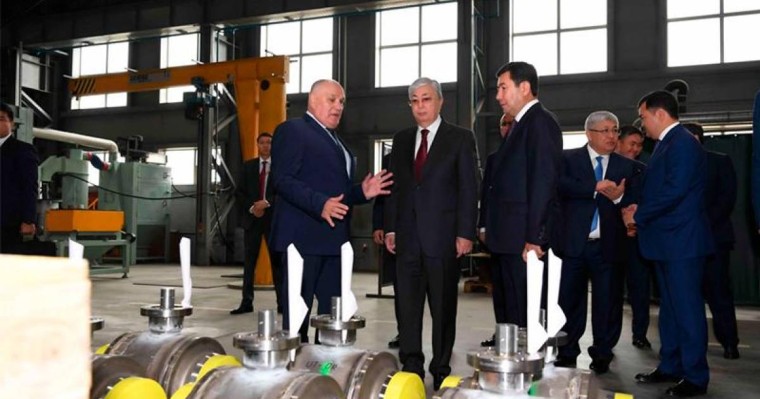 总统走访卡拉干达州萨热阿尔卡经济特区