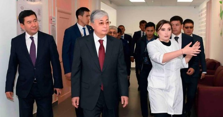 总统参观皮里沙赫庭斯克新建医院