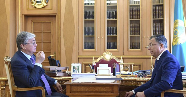 托卡耶夫总统接见民族和睦大会副主席