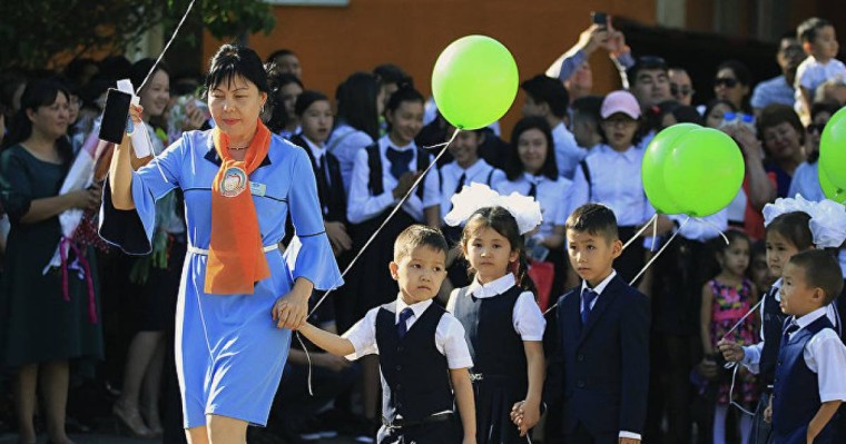 Депутат мұғалімдер туралы заң жобасының парламентке түспегенін айтып қапаланды