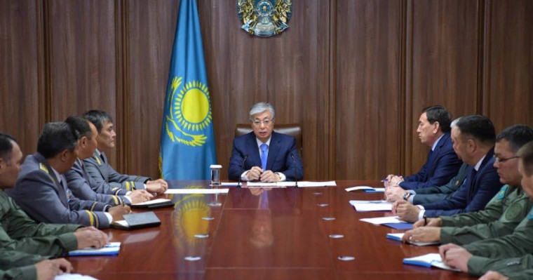 托卡耶夫总统接见国家警卫局领导层