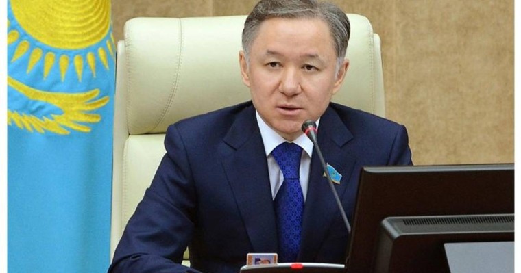 纳扎尔巴耶夫提议尼格马图林担任议会党团负责人