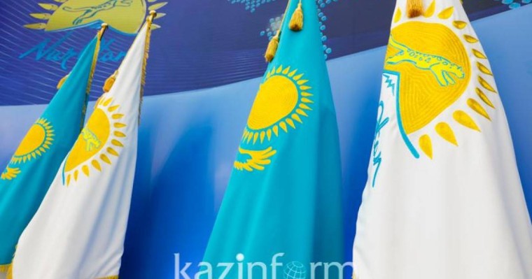 纳扎尔巴耶夫主持召开祖国之光党政治委员会扩大会议