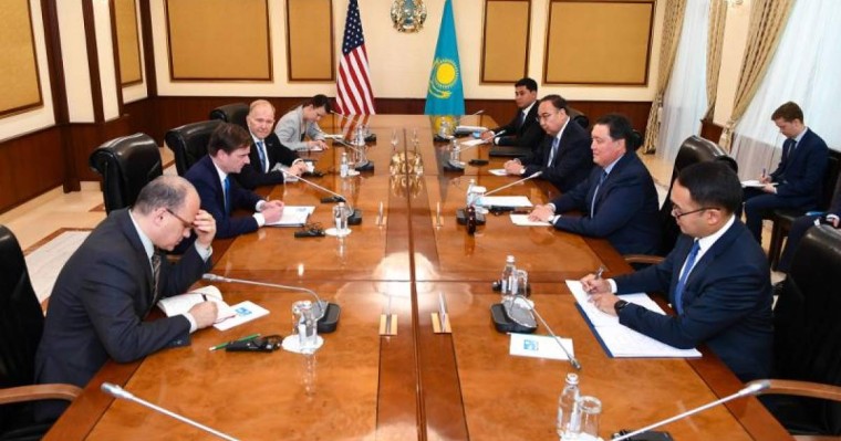 政府总理会见美国副国务卿黑尔