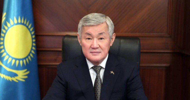 总统任命萨帕尔巴耶夫为新任政府副总理