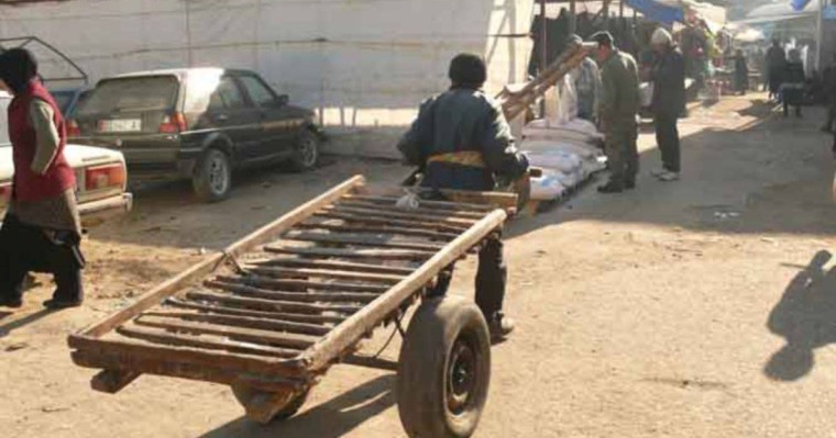 Қырғыз үкіметі кедей отбасыларына 1400 доллар көлемінде көмек беруді ұсынды