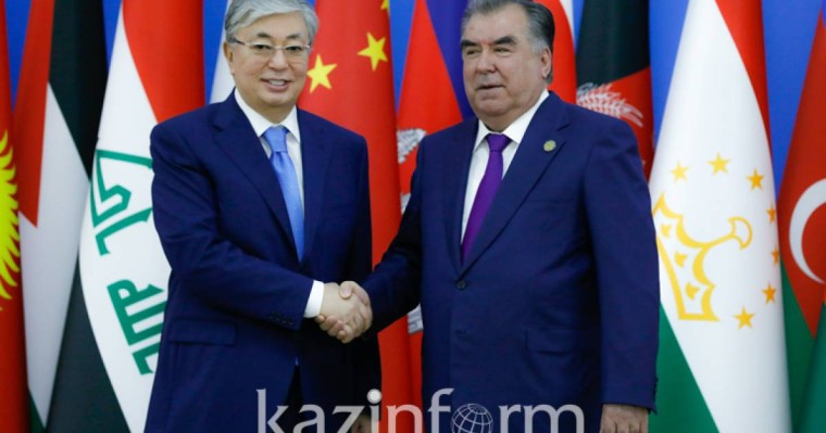 托卡耶夫总统会见塔吉克斯坦总统拉赫蒙