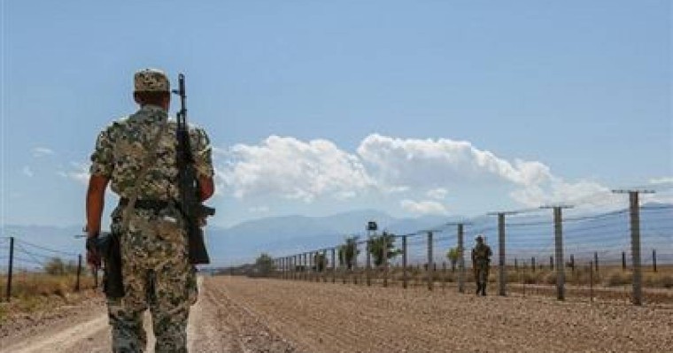 Атырауда шекарашыны бейтаныс адам пышақтап кетті