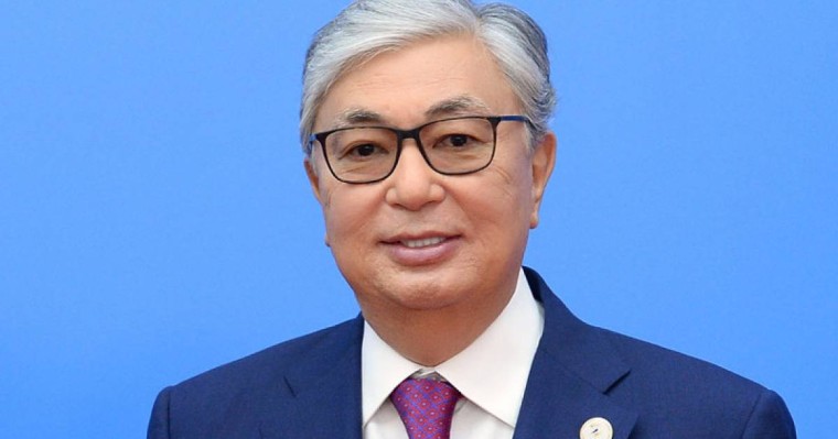 托卡耶夫总统向全国医疗工作者致以节日问候