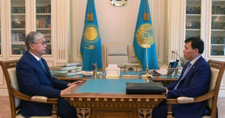 托卡耶夫总统接见反腐败行动署署长什佩克巴耶夫