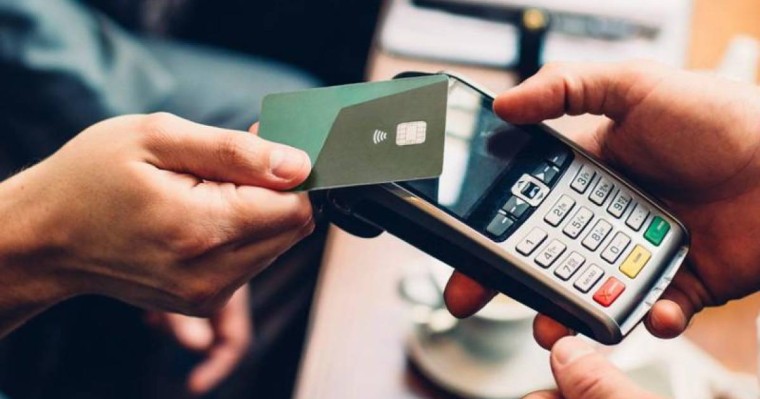 上半年哈萨克斯坦非现金交易总额达4.8万亿坚戈