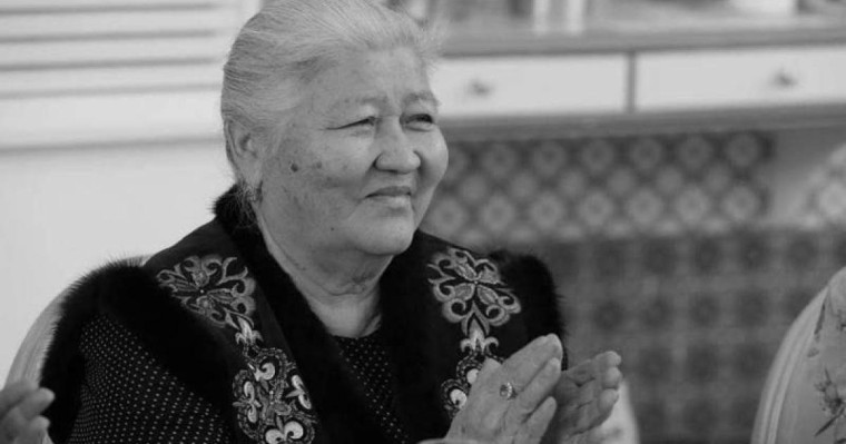 Дәулет Тұрлыхановтың анасы өмірден озды