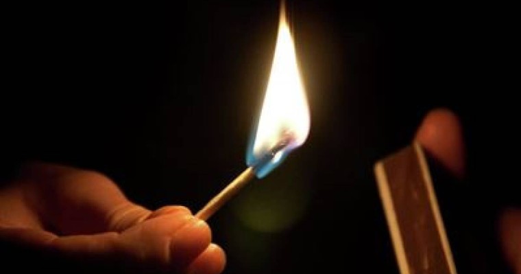 6 жасар қыз інісі жатқан бесікті өртеп жіберген