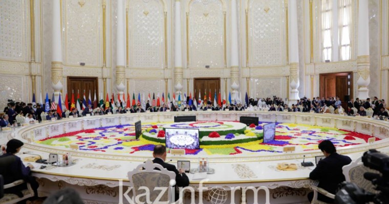 托卡耶夫总统出席在杜尚别举行的亚信第五次峰会