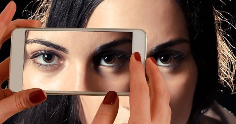 Дәрігерлер қыздың көзінен 4 ара алып шықты: жәндіктер оның жасымен қоректенген