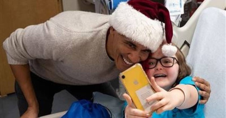 Барак Обама науқас балаларға тосыннан сыйлық жасады