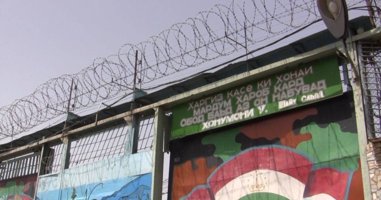 Тәжік түрмесіндегі сотталғандар бүлігін "Ислам мемлекеті" мойнына алды