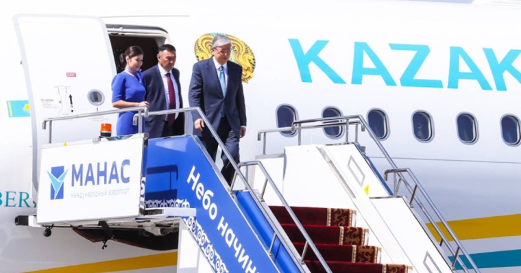 托卡耶夫总统抵达比什凯克 将出席上合组织峰会