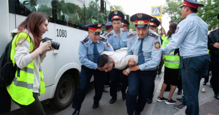 Алматы мен Нұр-Сұлтандағы митингілер: министр Дәурен Абаевтың пікірі