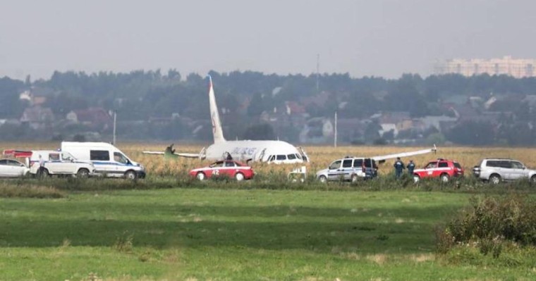 空难幸运结局：A321客机机长解释决定在玉米地硬着陆的原因