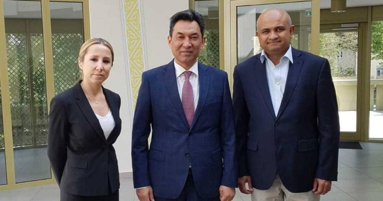 哈驻德大使馆与阿斯塔纳航空公司讨论未来合作前景