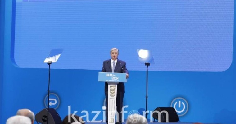 总统要求政府提高教育质量并制定稳定的教育模式