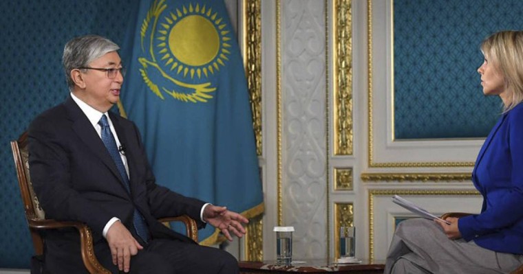 托卡耶夫总统接受欧洲新闻台和华尔街日报专访