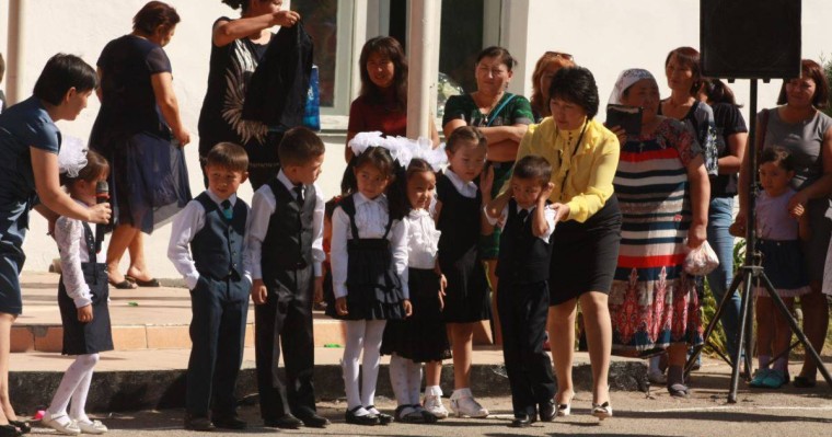 Тоқаев мұғалімдерді еркінен тыс жұмысқа жегетін әкімдерді сынады