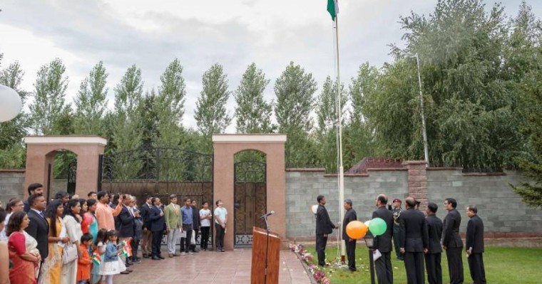 印度驻哈使馆在努尔-苏丹举行独立73周年活动