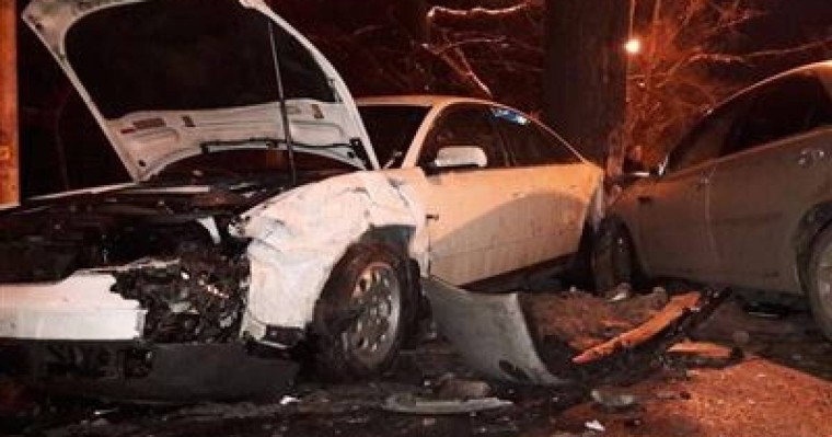 Алматыда жолға таласқан жүргізушілер апатқа ұшырады