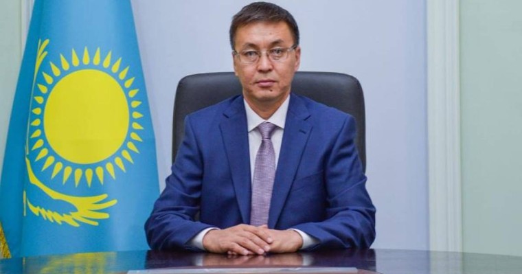 乌拉尔市新任市长什尼别阔夫上任