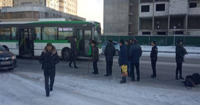 Астанада автобус бойжеткенді қағып кетті