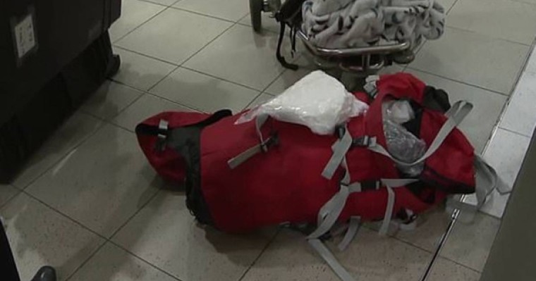 Әуежайда бір сөмке наша тасымақ болған қылмыскерлер құрықталды