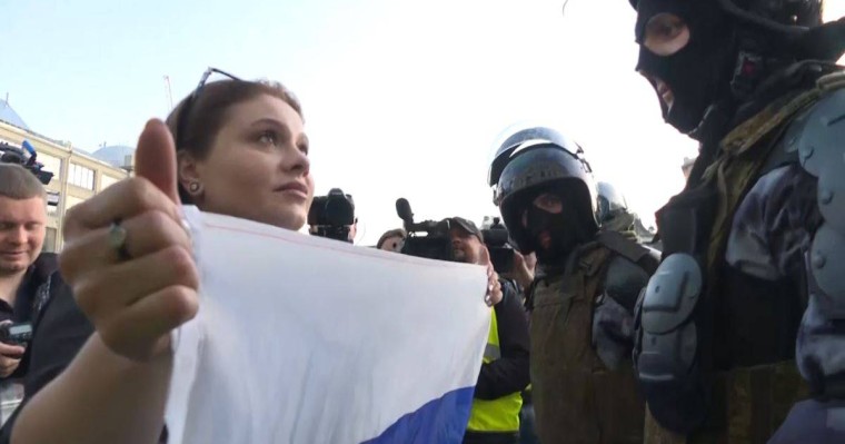 Ресейде сенбілік шеру кезінде 300-ден астам адам ұсталған