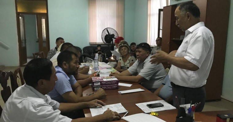 Шымкенттік белсенділер Серікжан Біләшті қолдап, жиын өткізді