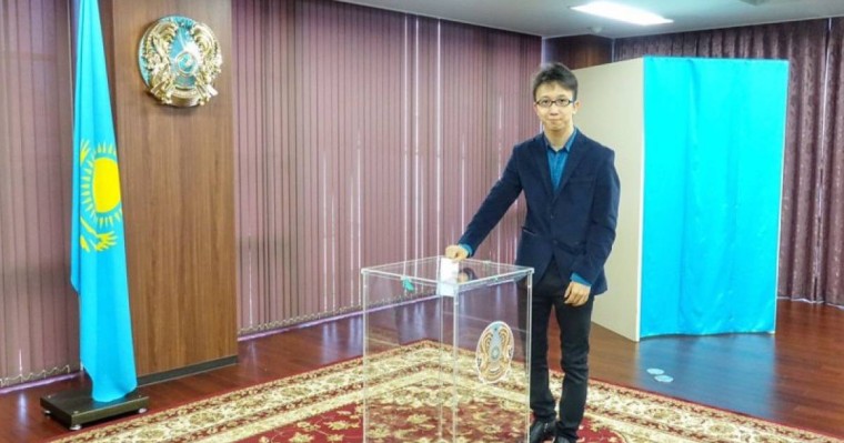 总统大选：在日留学生伊利亚斯成为首位投票者