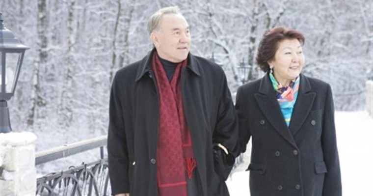 Сара Назарбаеваның өмірбаяны: руы, отбасы, президентпен алғашқы танысуы