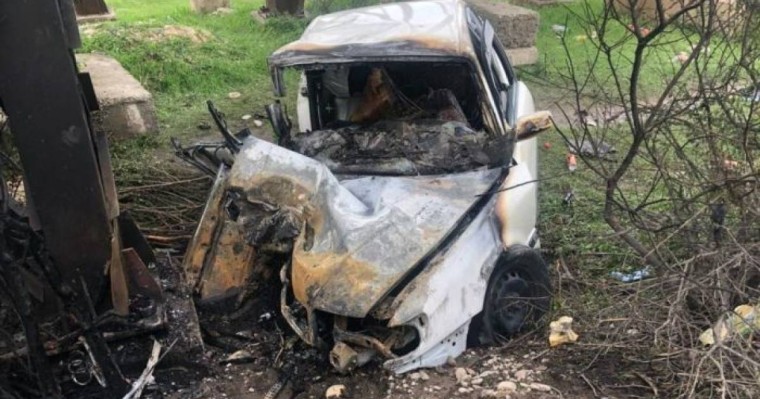 Шымкентте автокөлік көпірге соғылып, жолаушы өртеніп кетті