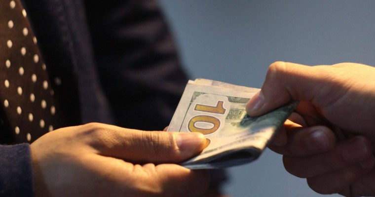 Сот «800 мың теңгеге әскери билет сатқан» аға сержантқа айыппұл салды