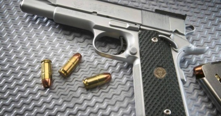 超60%美国人赞成严控枪支立法