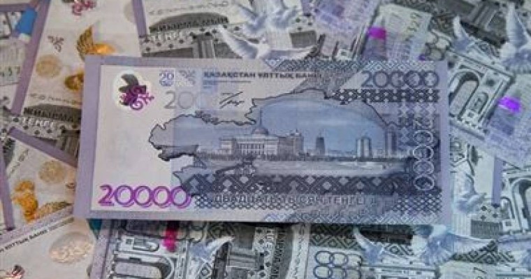 Танымал қазақстандық футболшы сот арқылы анасына 75 миллион теңге төлеуге міндеттелді