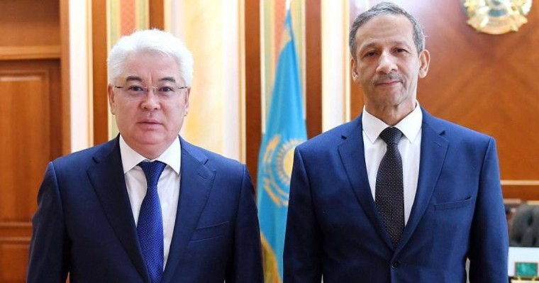 哈萨克斯坦外长会见摩洛哥驻哈大使