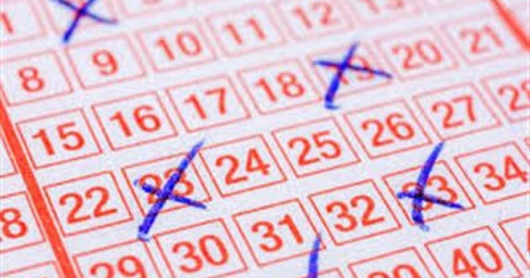 Зейнеткер лотереядан шатасып, қомақты ақша ұтып алды