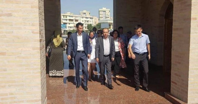 突厥斯坦州和乌兹别克斯坦加强旅游领域合作