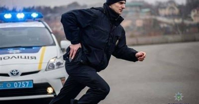 Ер адам «жылдам несие» киоскісін тонады