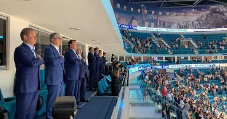 托卡耶夫总统出席总统杯国际冰球锦标赛开幕式